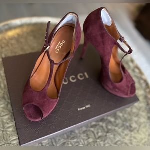 Gucci Suede Wine colour, peep toe Mary Jane high heel platforms. Size 5.5